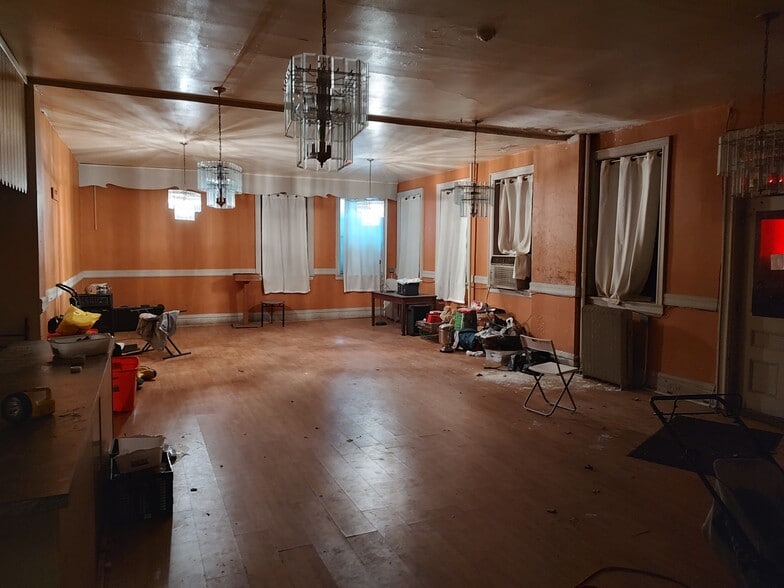 More Photos Of 126 Rutgers Ave, Jersey City Specialty For Sale