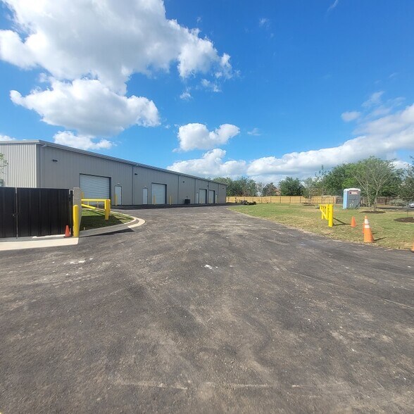 More Photos Of 161 Weldon Johnson Way, Kyle Industrial For Lease