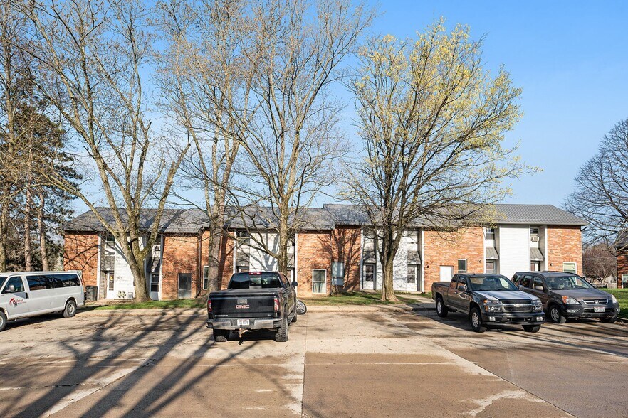 Primary Photo Of 231 Engadine Ct SW, Sugarcreek Apartments For Sale