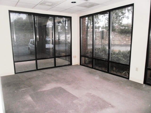 More Photos Of 1950 N Park Pl, Atlanta Office For Sale