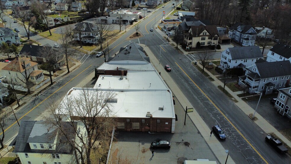 More Photos Of 911 Belmont Ave, Springfield Freestanding For Sale