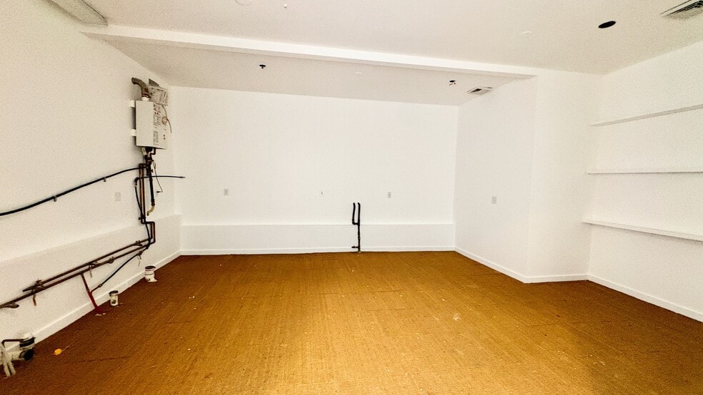 More Photos Of 317 Warren St, Hudson Storefront Retail Residential For Lease