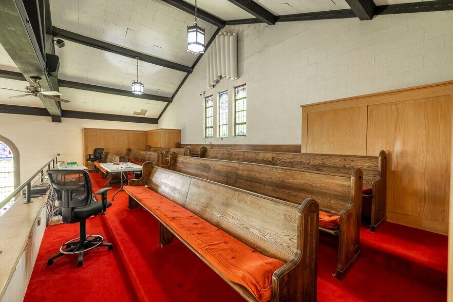 More Photos Of 856 S Green St, Wichita Religious Facility For Sale