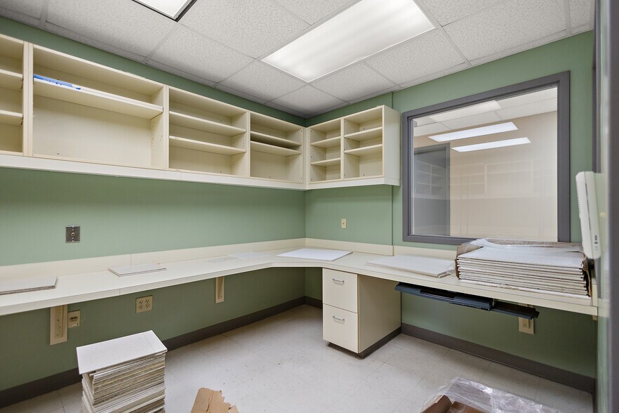 More Photos Of 1815 Hospital Dr, Jackson Medical For Sale