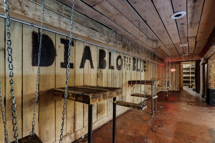 More Photos Of 631 S Broadway St, Menomonie Bar For Sale