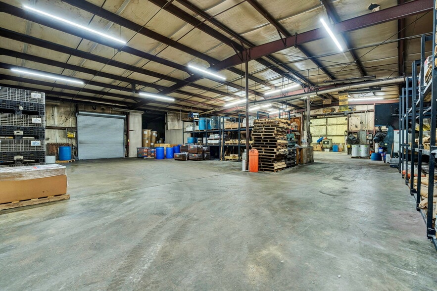 More Photos Of 2450 Riverside Drive, Chattanooga Warehouse For Sale