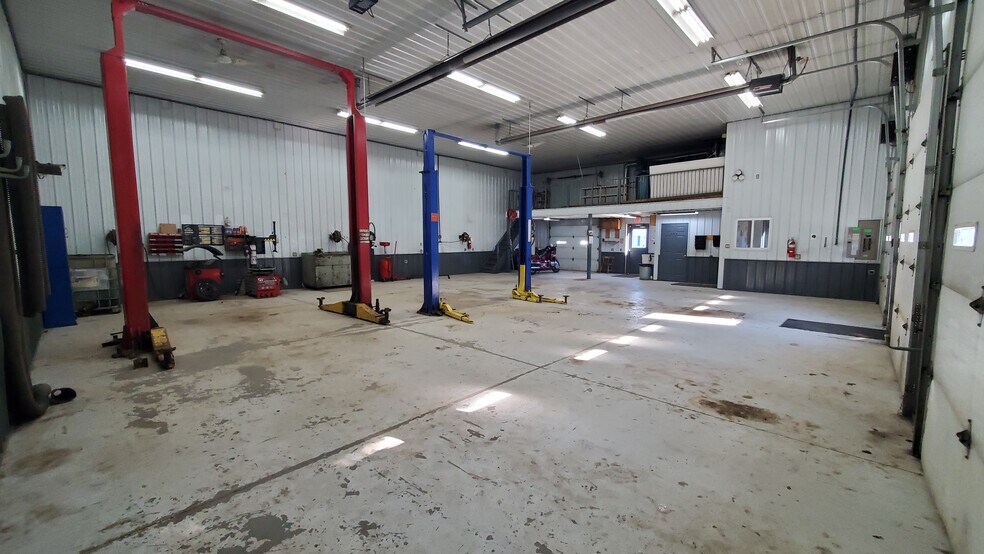 More Photos Of 9449 Genesee St, New Lothrop Auto Repair For Sale