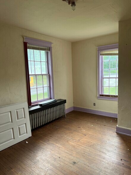 More Photos Of 981 Riverview Dr, Walnutport Storefront Retail Office For Sale