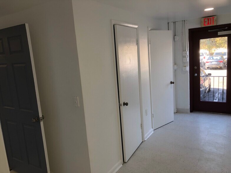 More Photos Of 44827 Old Ox Rd, Sterling Warehouse For Lease