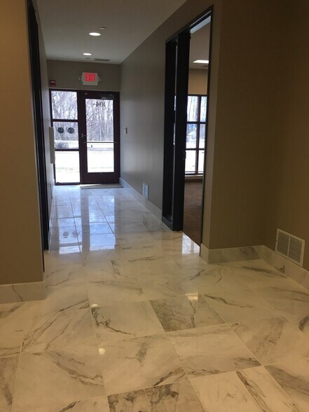 More Photos Of 3515 Plymouth Blvd, Plymouth Office For Lease