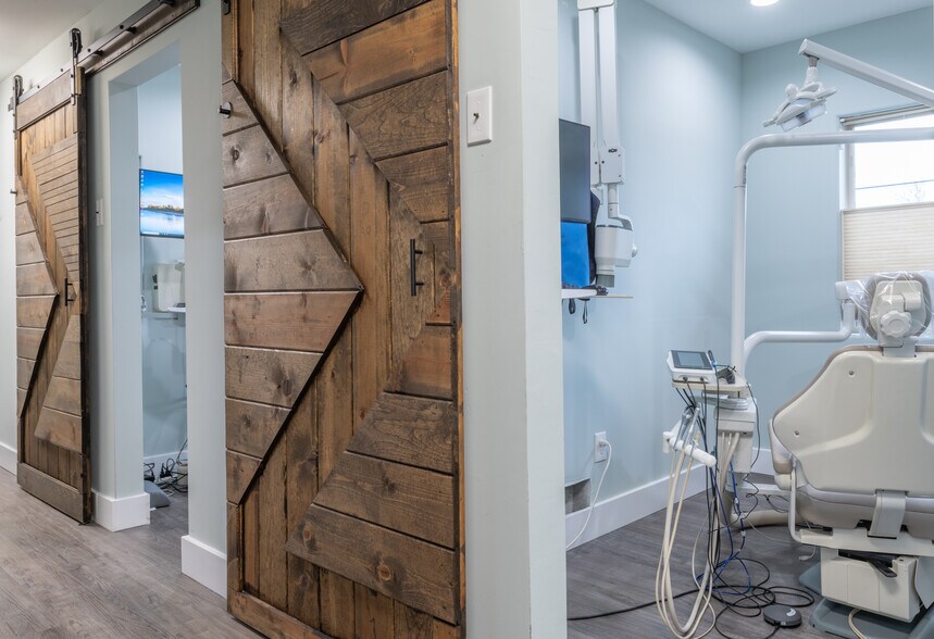 More Photos Of 12850 SW Canyon Rd, Beaverton Medical For Lease