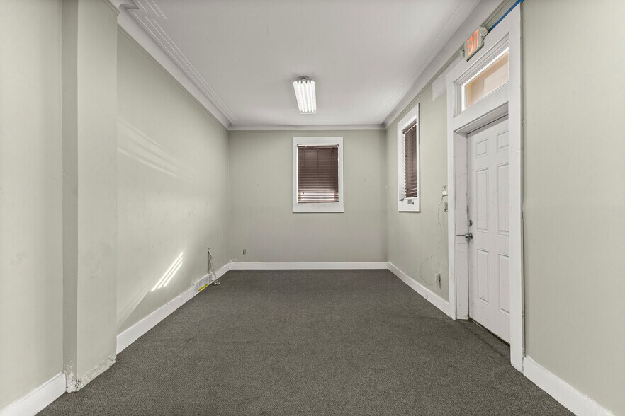 More Photos Of 5420 Oakman Blvd, Dearborn Warehouse For Sale