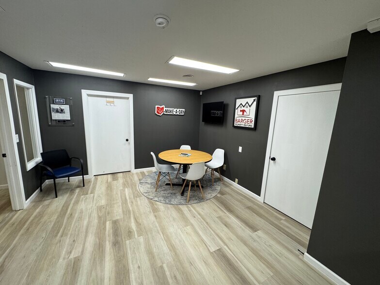 More Photos Of 1824 E Broad St, Columbus Office For Lease