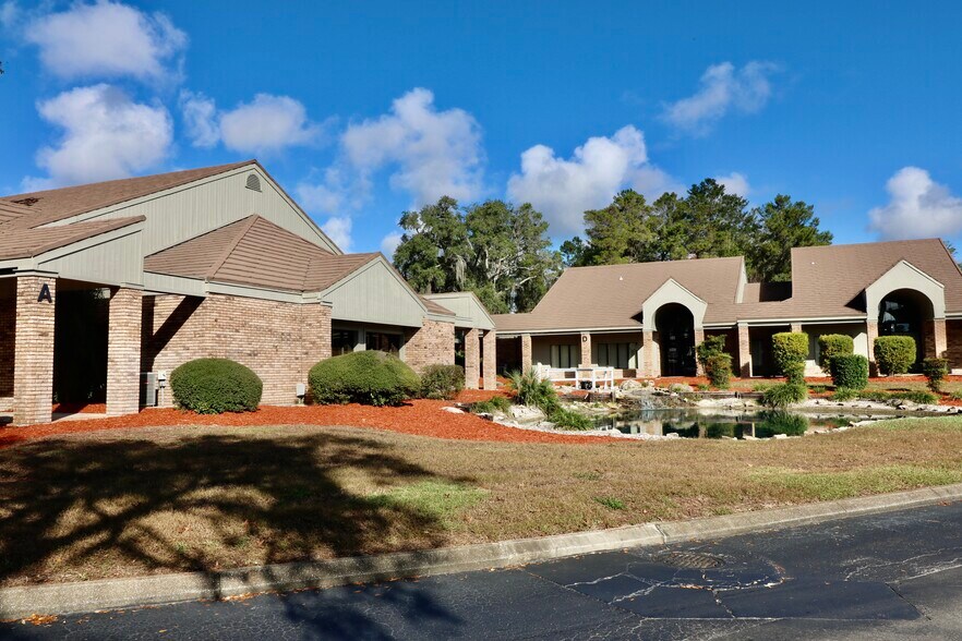 More Photos Of 5327 Commercial Way, Spring Hill Office For Lease