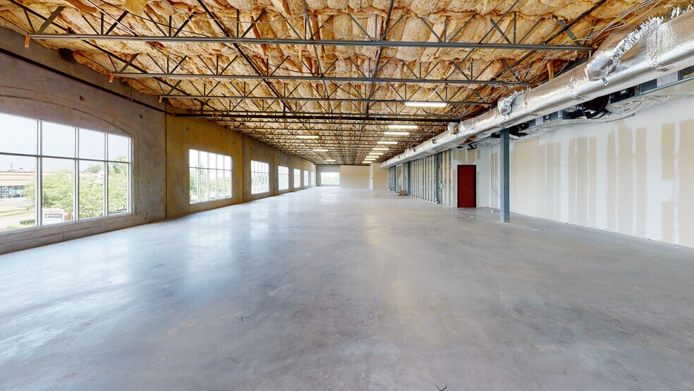 More Photos Of 8408 Davis Blvd, North Richland Hills Office For Sale