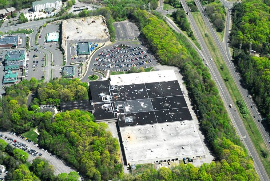 More Photos Of 710 Bridgeport Ave, Shelton Manufacturing For Lease