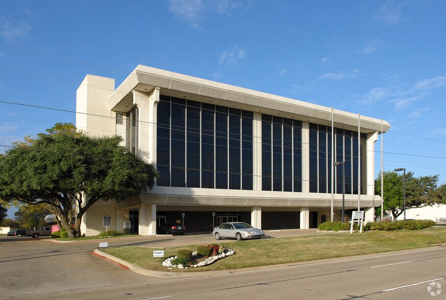 More Photos Of 1425 N Dallas Ave, Lancaster Office For Sale