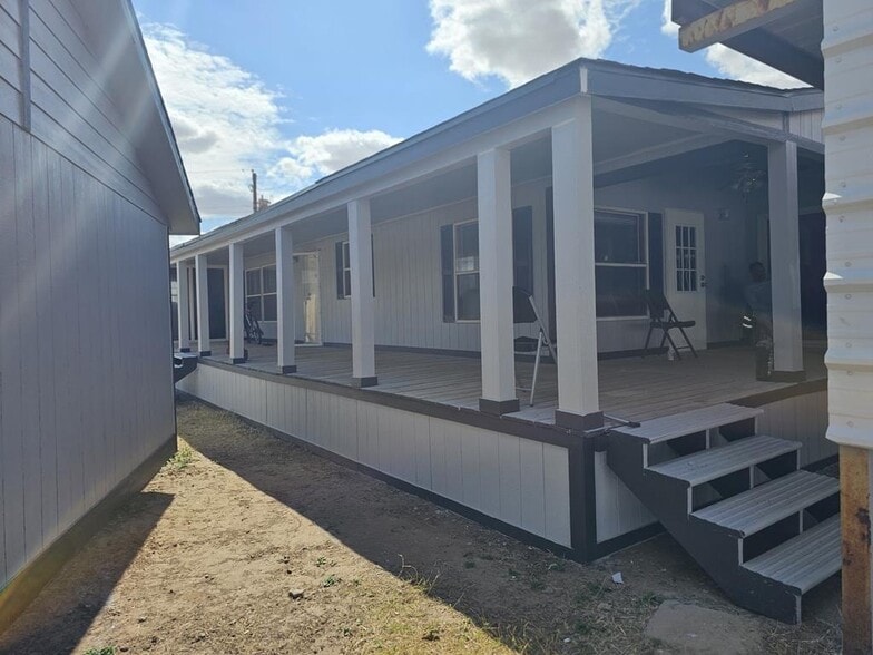 More Photos Of 11010 W Joan Dr, Odessa Warehouse For Lease