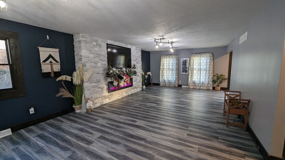 More Photos Of 933 W Weber Sq, South Bend Lodge Meeting Hall For Sale