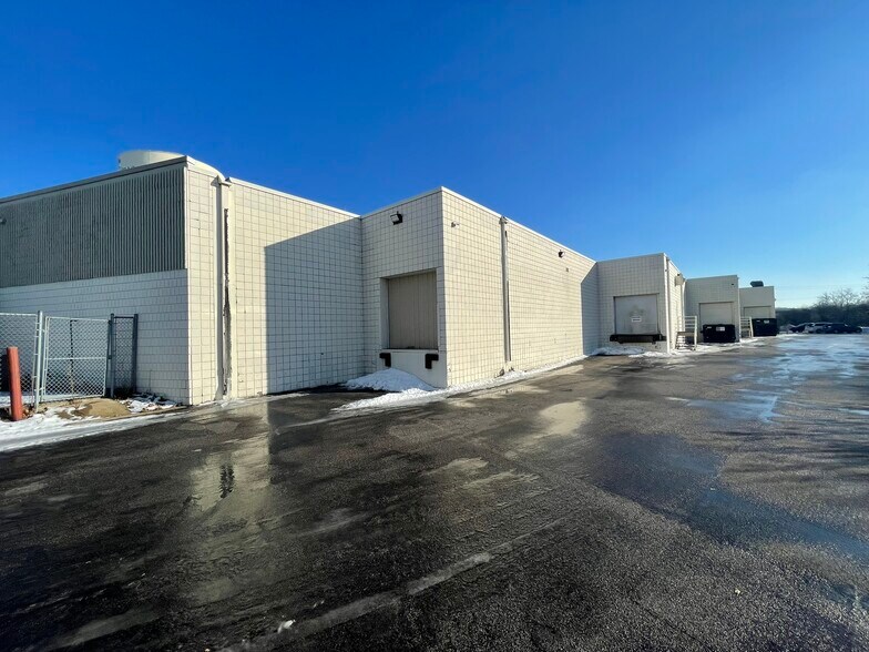 More Photos Of 1260 Red Fox Rd, Arden Hills Light Manufacturing For Lease