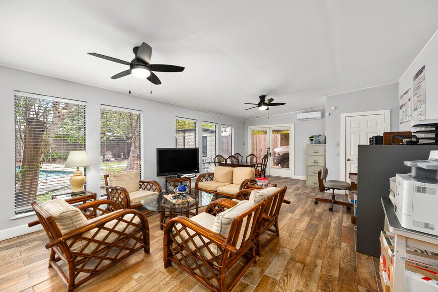 More Photos Of 708 Sul Ross St, Houston Office Residential For Sale