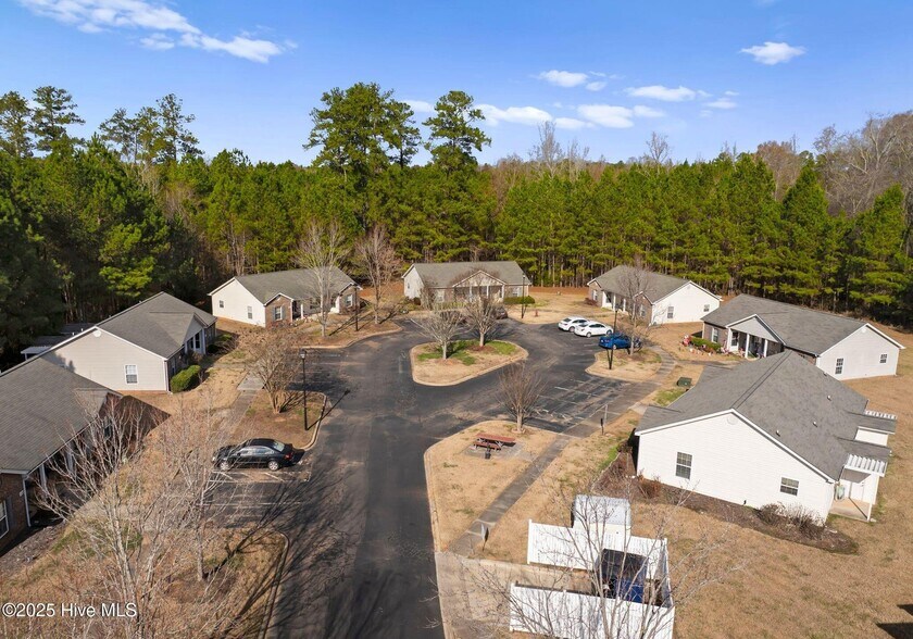 More Photos Of 202 Laurel Ave, Wadesboro Apartments For Sale