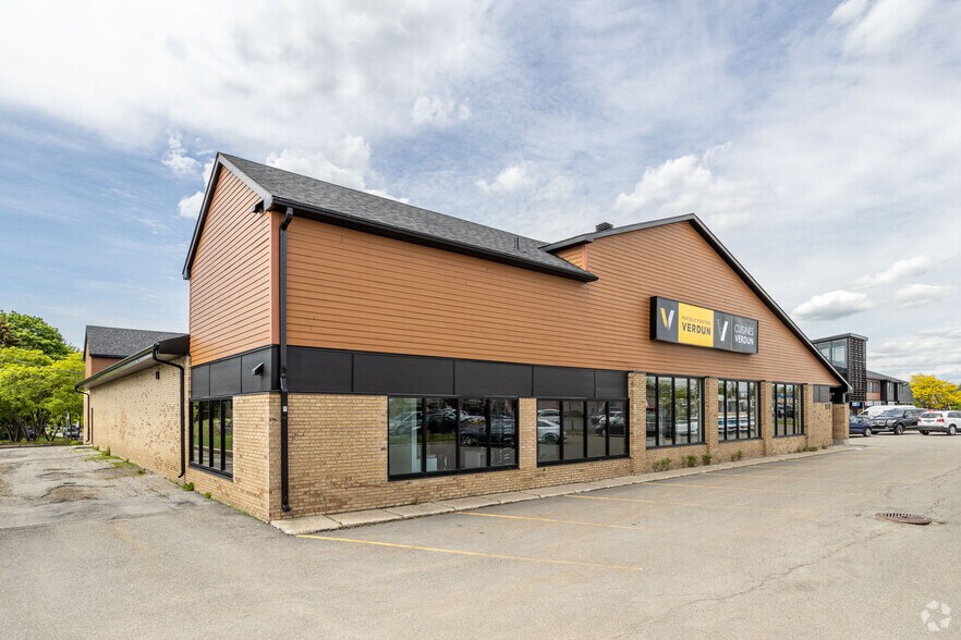 More Photos Of 3608 Blvd Saint-Charles, Kirkland Unknown For Lease