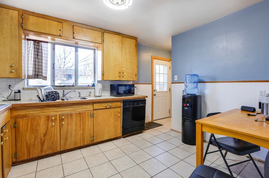 More Photos Of 2580 S Madison St, Denver Multifamily For Sale