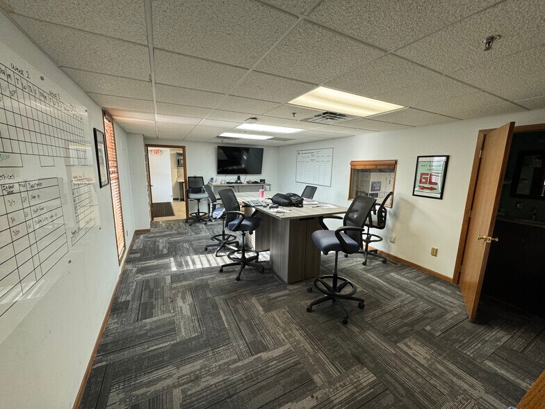 More Photos Of 4515 Patterson Dr SE, Grand Rapids Distribution For Sale