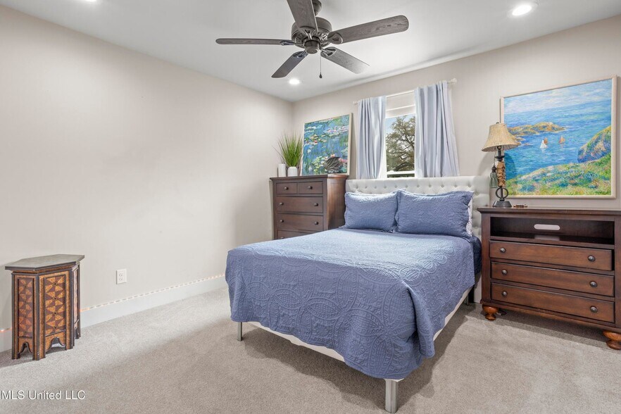 More Photos Of 647 Howard Ave, Biloxi Office Residential For Sale