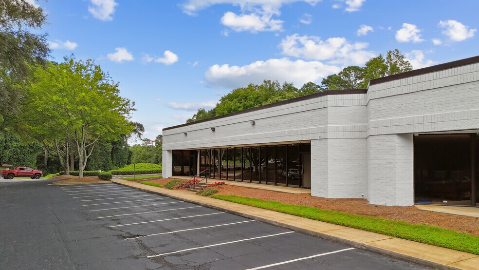 More Photos Of 1688 Phoenix Pky, College Park Unknown For Lease