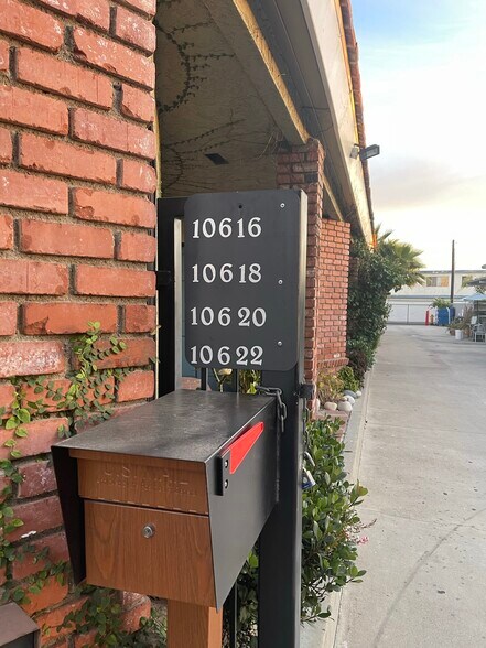 More Photos Of 10616-10622 Katella Ave, Anaheim Loft Creative Space For Sale
