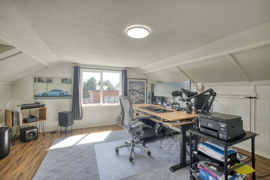 More Photos Of 40 Main St, Pacific Beach Flex For Sale