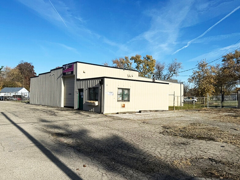 More Photos Of 4700-4702 Southeastern ave, Indianapolis Auto Repair For Sale