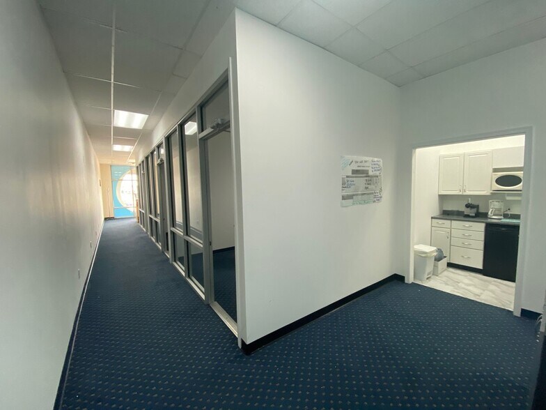 More Photos Of 8028 S Emerson Ave, Indianapolis Storefront For Lease