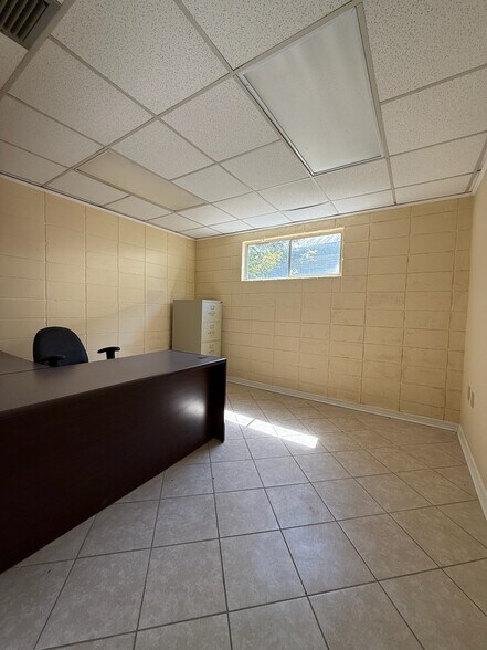 More Photos Of 3102 Canty St, Pascagoula Office For Sale