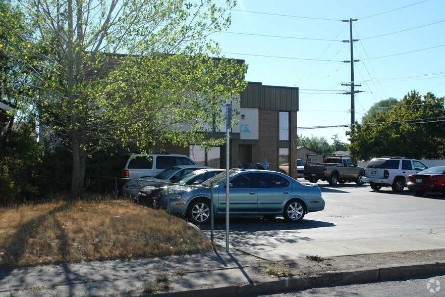 More Photos Of 2702 N Perry St, Spokane Office Residential For Lease