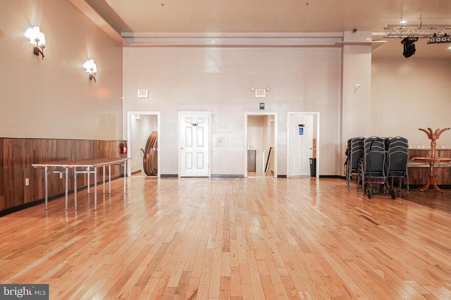 More Photos Of 619-623 E Landis Ave, Vineland Restaurant For Sale