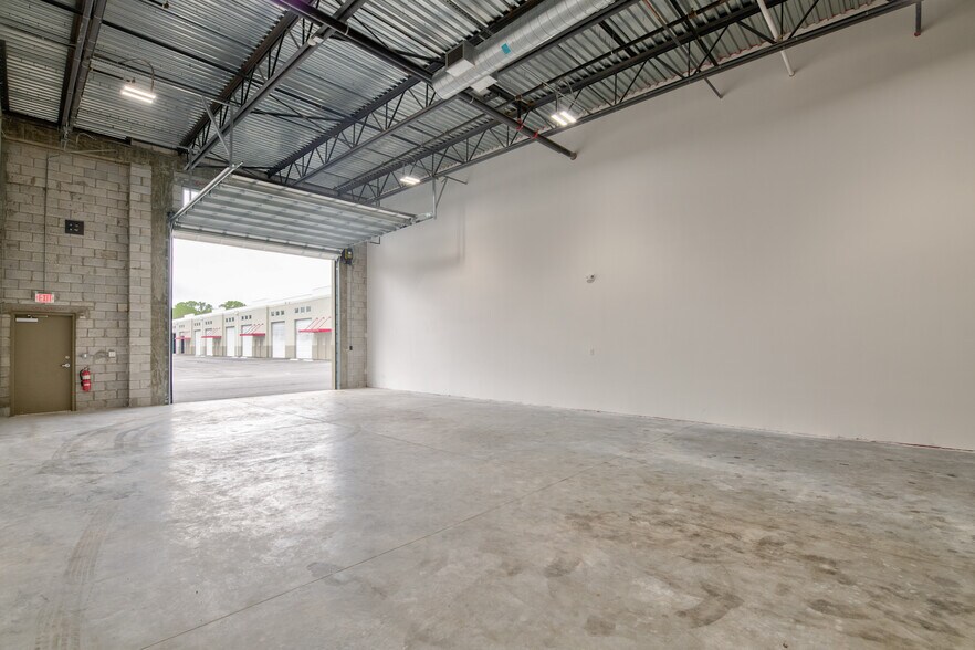 More Photos Of 7040 SE Federal Hwy, Hobe Sound Warehouse For Sale