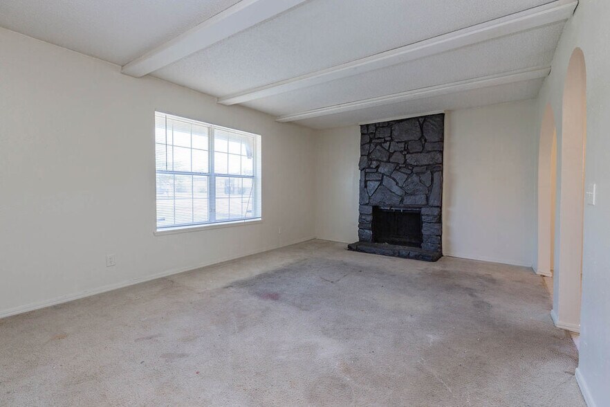 More Photos Of 7404 Lyrewood Ln, Oklahoma City Apartments For Sale