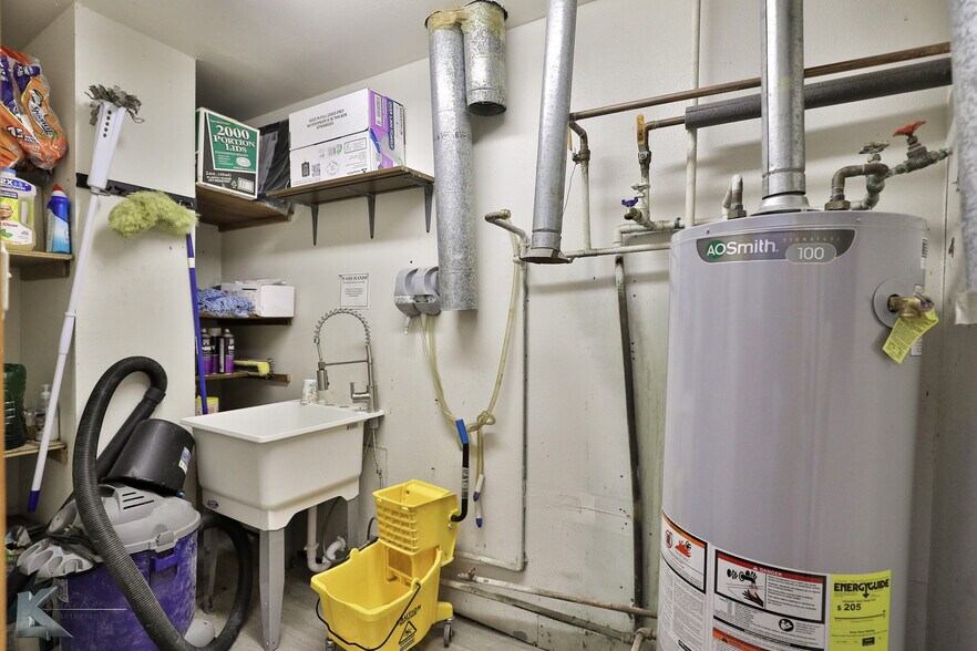 More Photos Of 550 E South 11Th St, Abilene Restaurant For Sale