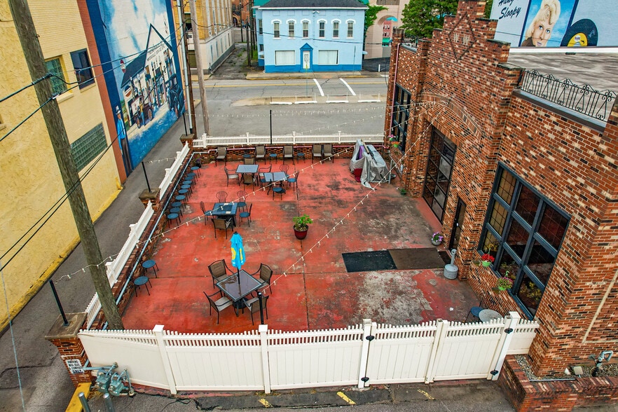 More Photos Of 501 Washington St, Steubenville Restaurant For Sale