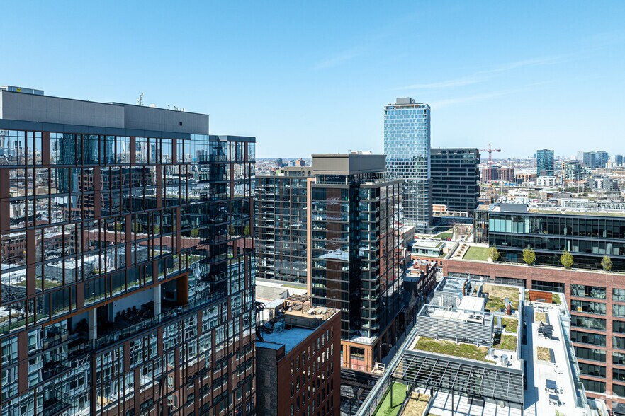 More Photos Of 210-212 N Aberdeen St, Chicago Apartments For Lease