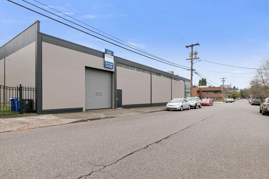 More Photos Of 5805 SW Hood Ave, Portland Warehouse For Lease