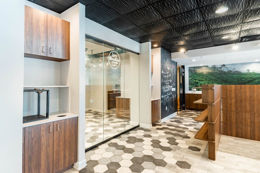 More Photos Of 1472-1488 S Lapeer Rd, Orion Township Freestanding For Lease