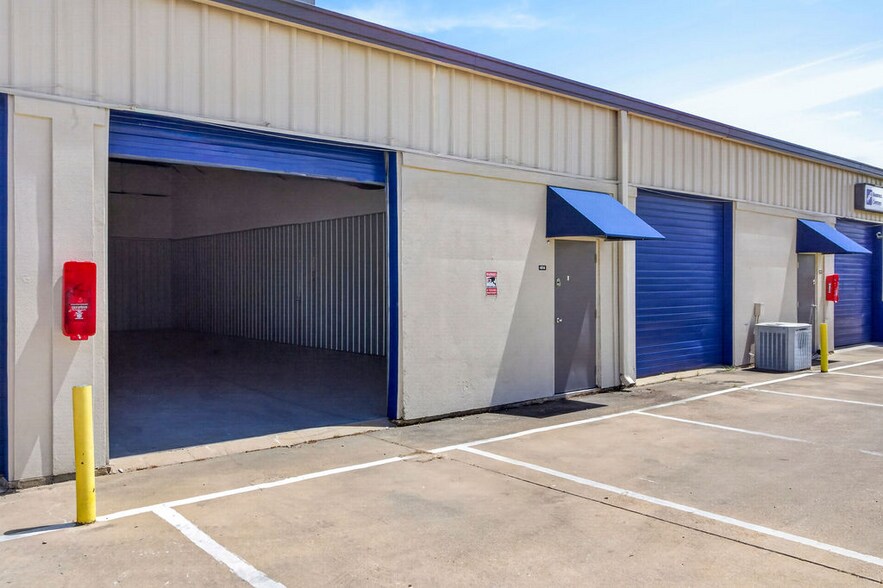 Primary Photo Of 4922-4932 Catherine Dr, Montgomery Warehouse For Lease