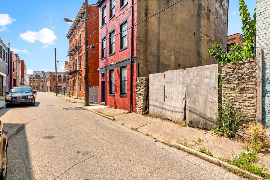 More Photos Of 1648 Vine St, Cincinnati Storefront Retail Residential For Sale