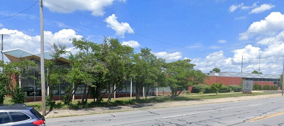 Primary Photo Of 301 E Sample St, South Bend Service For Lease