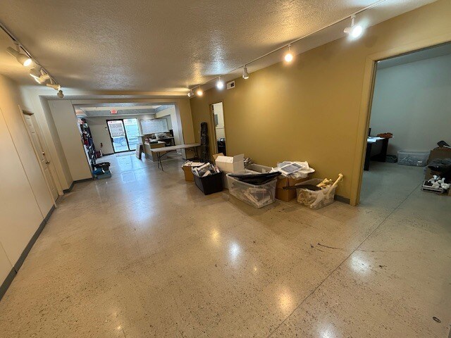 More Photos Of 3330 S 300 W, Salt Lake City Showroom For Lease