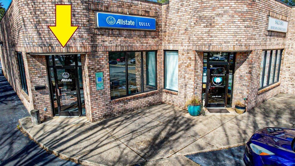 Primary Photo Of 473 Hendersonville Rd, Asheville General Retail For Lease